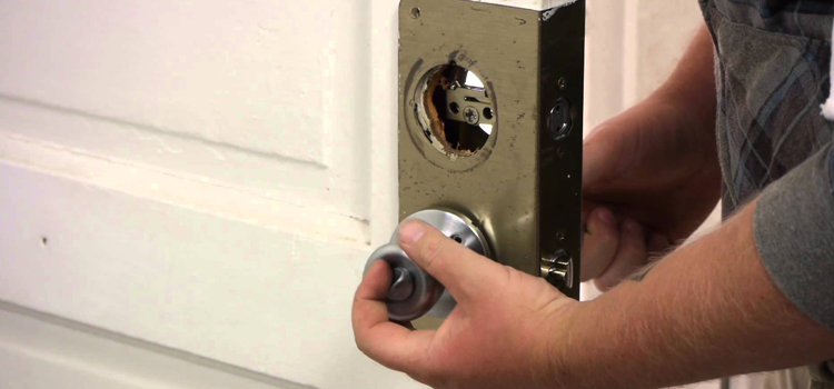 Home Lock Change in Bell